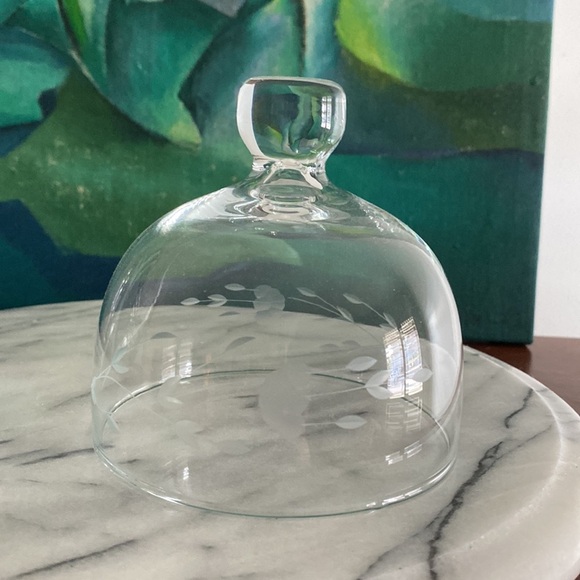 Small Glass Etched Globe/Cloche - Picture 2 of 5